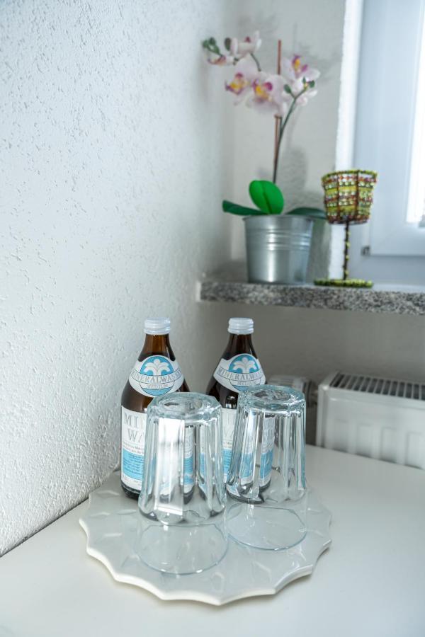 #1 Modernes Zimmer Mit Pool Und Garten เมมมิงเงน ภายนอก รูปภาพ