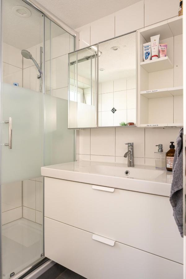 #1 Modernes Zimmer Mit Pool Und Garten เมมมิงเงน ภายนอก รูปภาพ