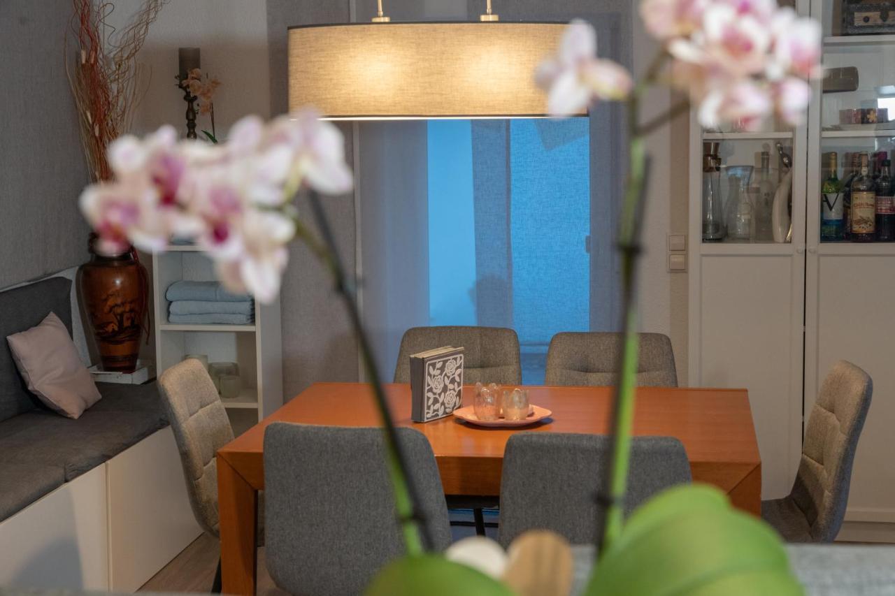 #1 Modernes Zimmer Mit Pool Und Garten เมมมิงเงน ภายนอก รูปภาพ