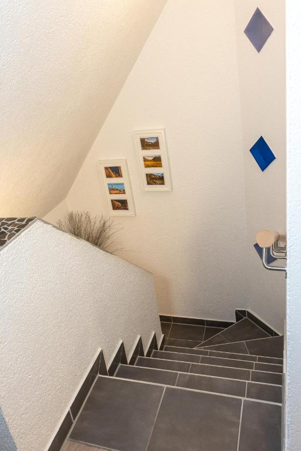 #1 Modernes Zimmer Mit Pool Und Garten เมมมิงเงน ภายนอก รูปภาพ