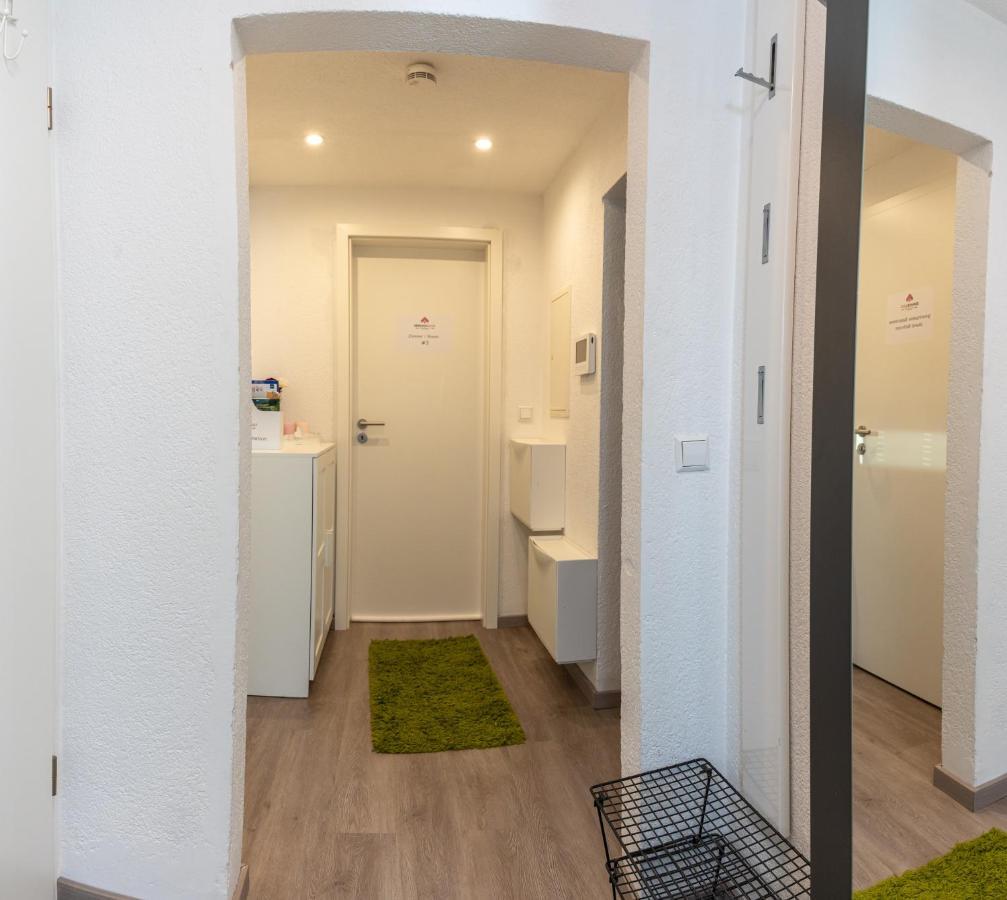 #1 Modernes Zimmer Mit Pool Und Garten เมมมิงเงน ภายนอก รูปภาพ