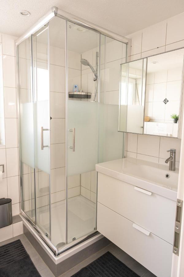 #1 Modernes Zimmer Mit Pool Und Garten เมมมิงเงน ภายนอก รูปภาพ