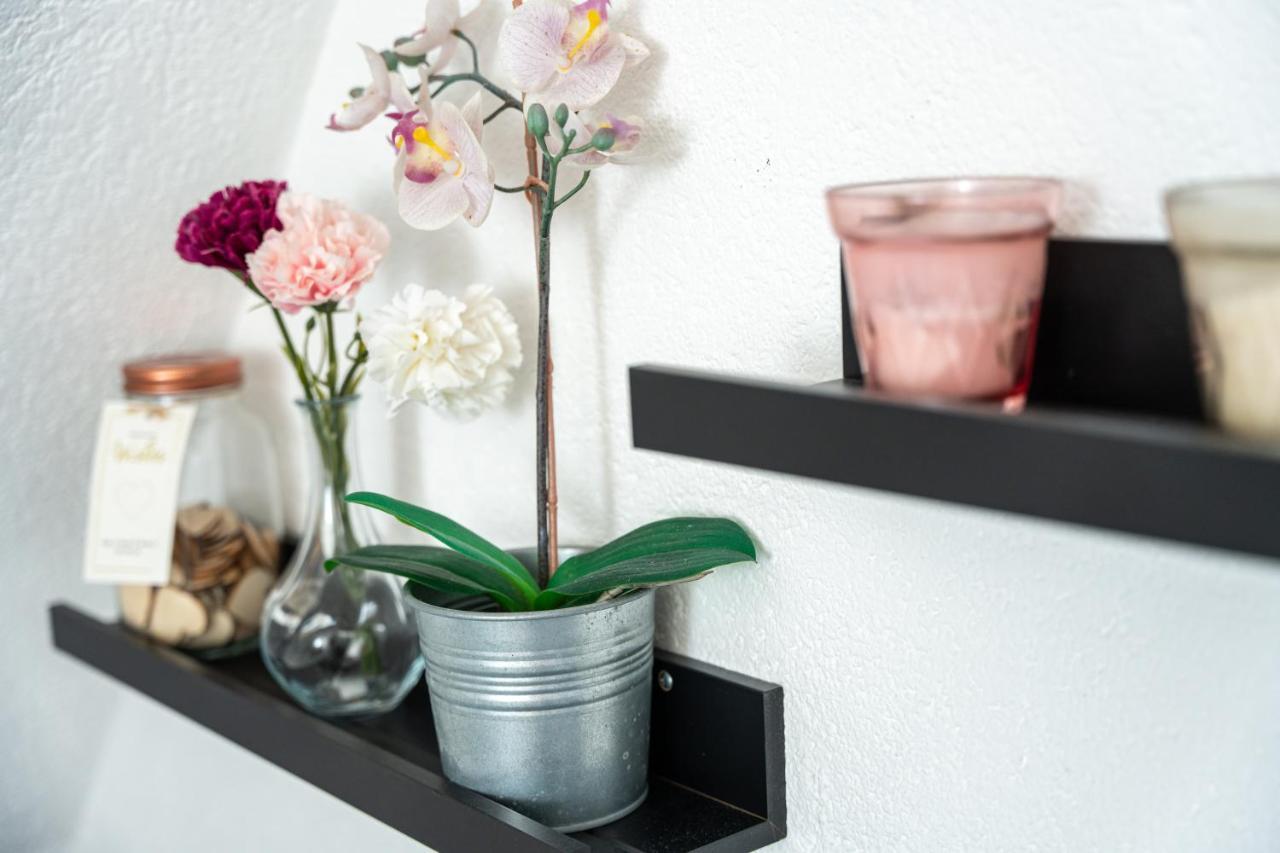 #1 Modernes Zimmer Mit Pool Und Garten เมมมิงเงน ภายนอก รูปภาพ