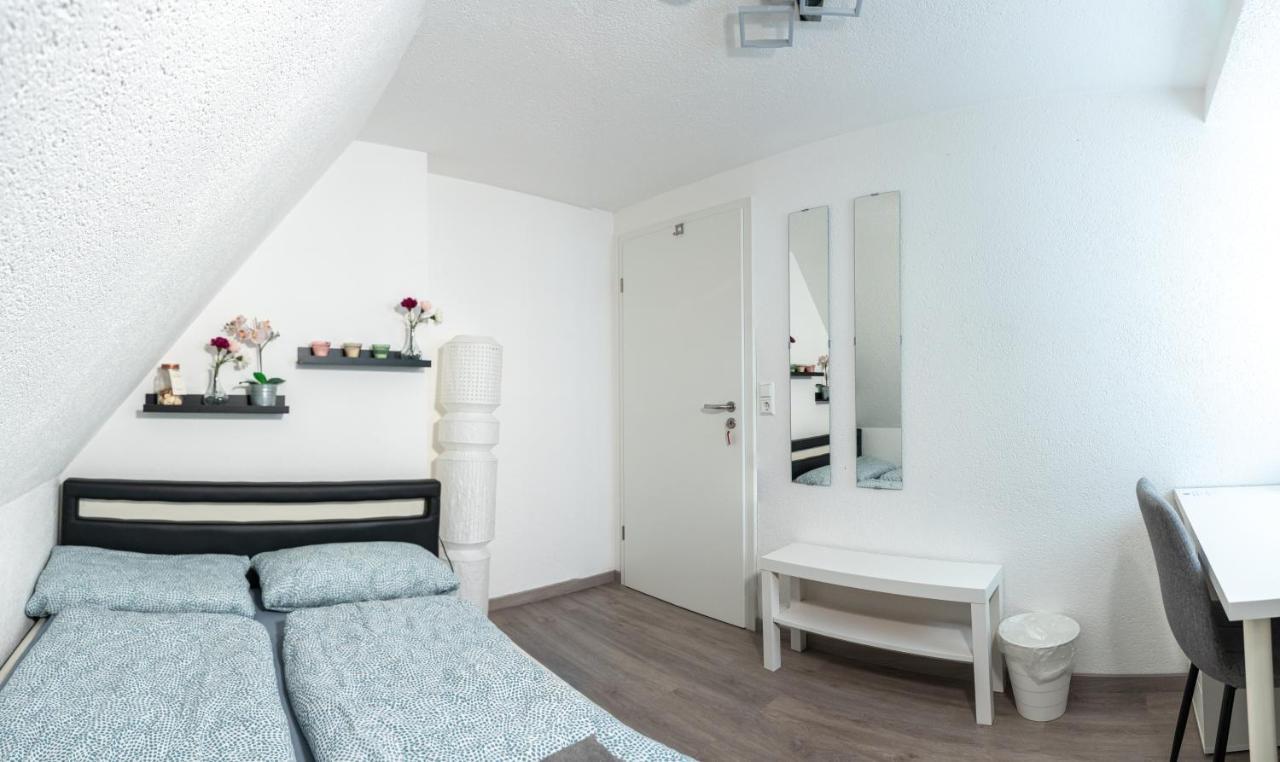 #1 Modernes Zimmer Mit Pool Und Garten เมมมิงเงน ภายนอก รูปภาพ